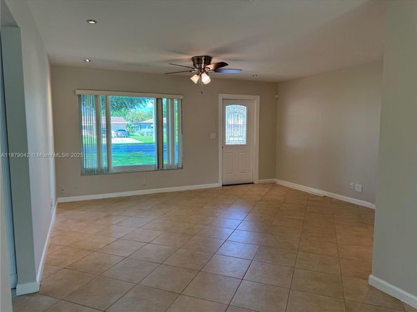 6004 NW 70th Ave, Tamarac FL 33321