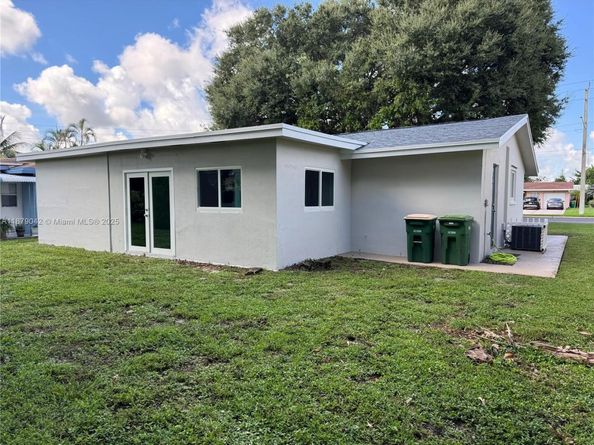 6004 NW 70th Ave, Tamarac FL 33321