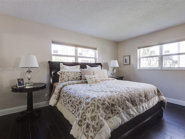 420 NE 12th Ave 208, Hallandale Beach FL 33009