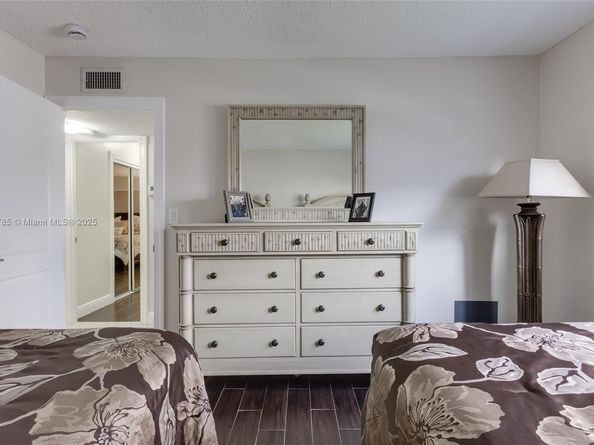 420 NE 12th Ave 208, Hallandale Beach FL 33009