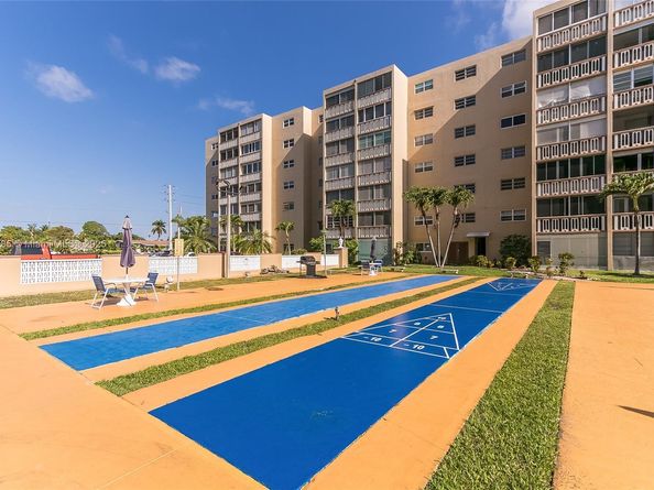 420 NE 12th Ave 208, Hallandale Beach FL 33009