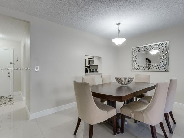 420 NE 12th Ave 208, Hallandale Beach FL 33009