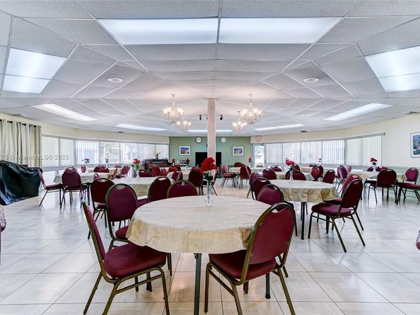 420 NE 12th Ave 208, Hallandale Beach FL 33009