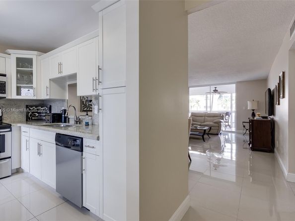 420 NE 12th Ave 208, Hallandale Beach FL 33009
