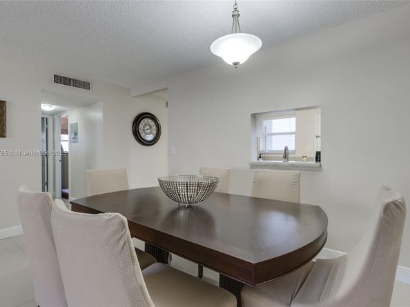 420 NE 12th Ave 208, Hallandale Beach FL 33009