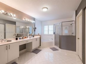 11227 NW 73rd Ter, Doral FL 33178