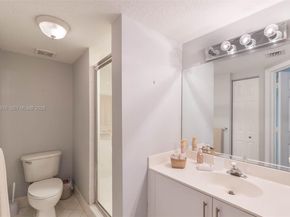 11227 NW 73rd Ter, Doral FL 33178