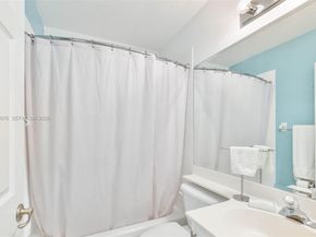 11227 NW 73rd Ter, Doral FL 33178