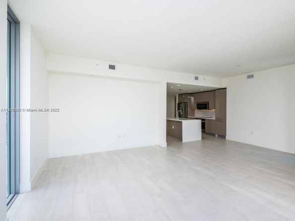 2000 Metropica Way 2509, Sunrise FL 33323