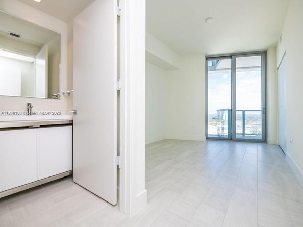 2000 Metropica Way 2509, Sunrise FL 33323