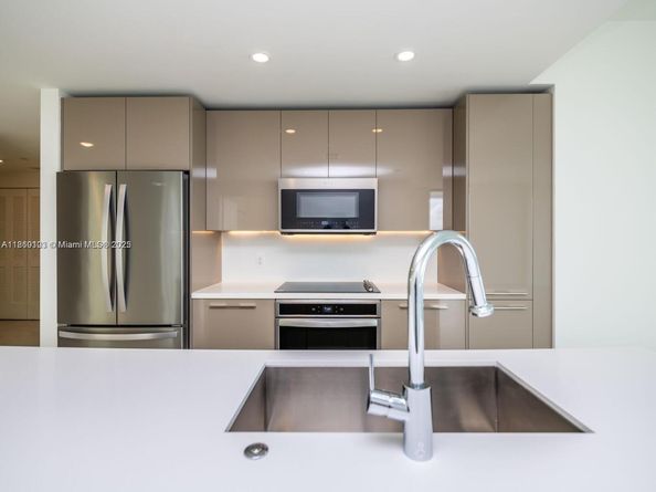 2000 Metropica Way 2509, Sunrise FL 33323
