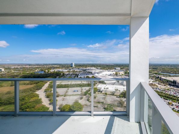 2000 Metropica Way 2509, Sunrise FL 33323