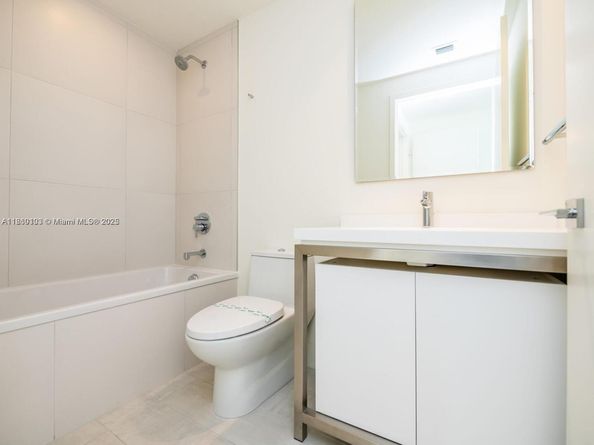 2000 Metropica Way 2509, Sunrise FL 33323