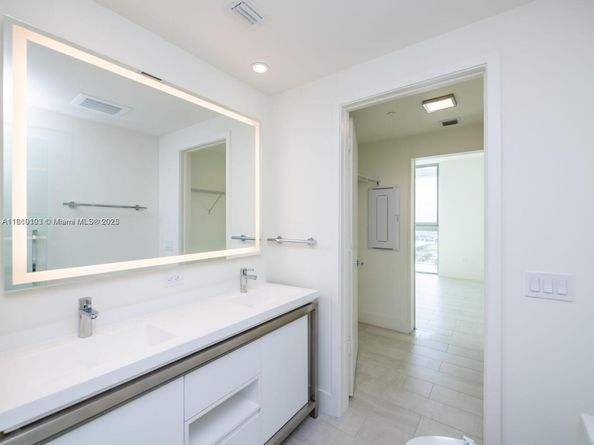 2000 Metropica Way 2509, Sunrise FL 33323