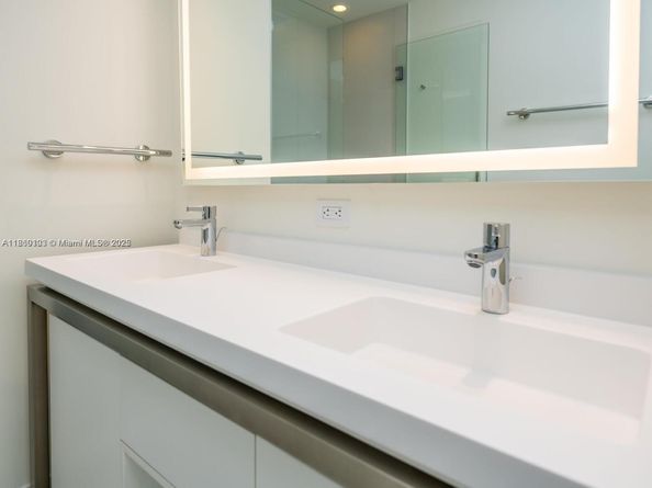 2000 Metropica Way 2509, Sunrise FL 33323
