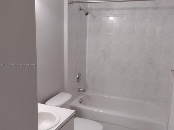 654 SW 106th Ave 1502, Pembroke Pines FL 33025