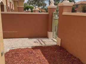654 SW 106th Ave 1502, Pembroke Pines FL 33025