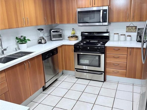 6425 SW 116th Pl E, Miami FL 33173