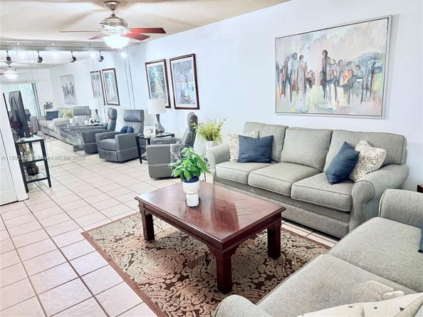 6425 SW 116th Pl E, Miami FL 33173