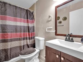 515 NE 11th St, Fort Lauderdale FL 33304