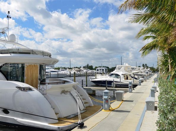 17111 Biscayne Blvd 2303, North Miami Beach FL 33160