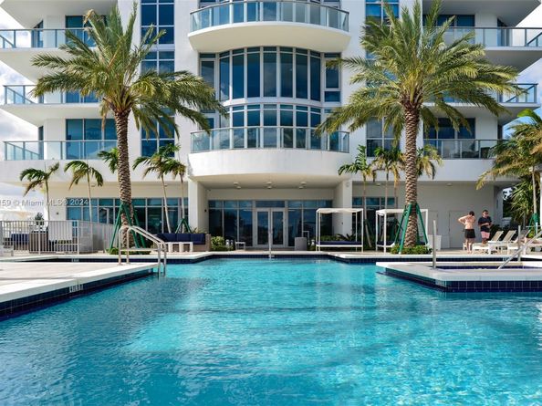 17111 Biscayne Blvd 2303, North Miami Beach FL 33160
