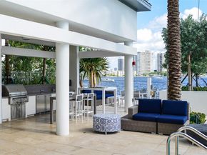 17111 Biscayne Blvd 2303, North Miami Beach FL 33160