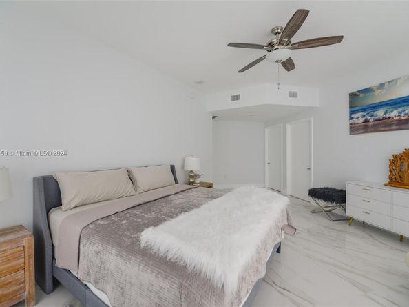 17111 Biscayne Blvd 2303, North Miami Beach FL 33160