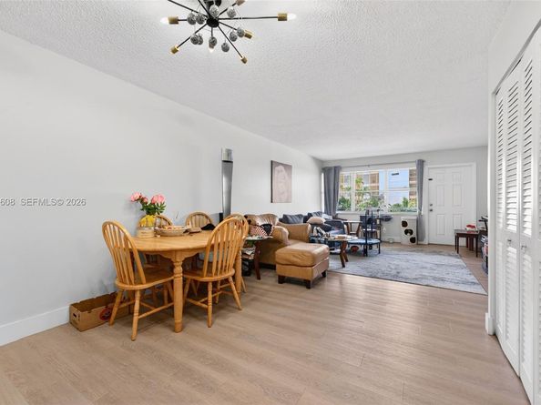 401 Golden Isles Dr 303, Hallandale Beach FL 33009
