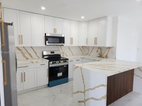 18450 NW 56th Pl, Miami Gardens FL 33055