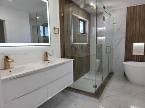 18450 NW 56th Pl, Miami Gardens FL 33055