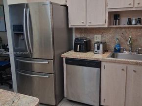 1100 St Charles Pl 213, Pembroke Pines FL 33026