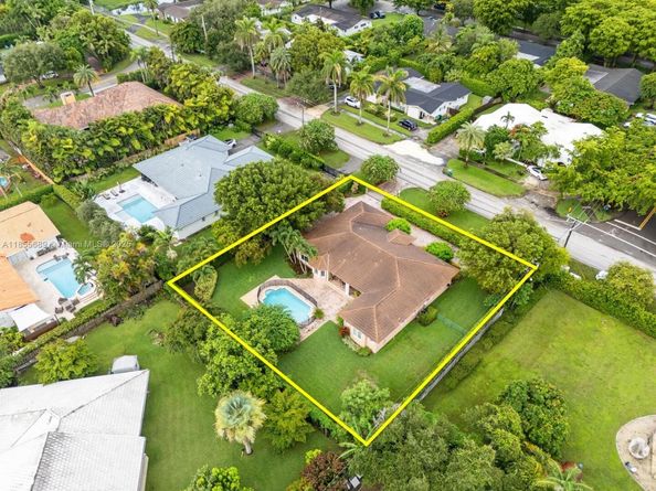 10621 SW 77th Ave, Pinecrest FL 33156
