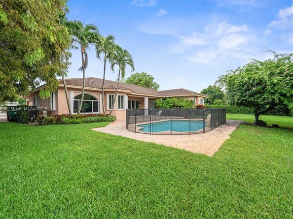 10621 SW 77th Ave, Pinecrest FL 33156