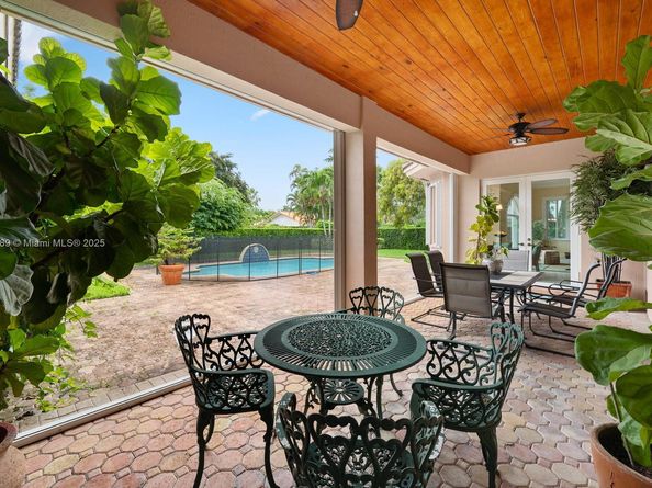 10621 SW 77th Ave, Pinecrest FL 33156