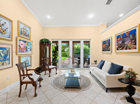 10621 SW 77th Ave, Pinecrest FL 33156