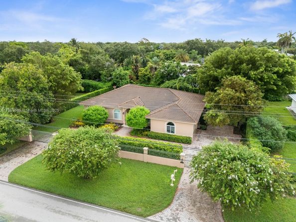 10621 SW 77th Ave, Pinecrest FL 33156