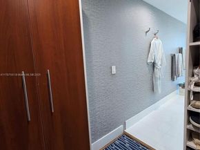 2950 NE 188th St 501, Aventura FL 33180