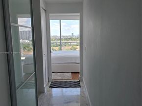 2950 NE 188th St 501, Aventura FL 33180