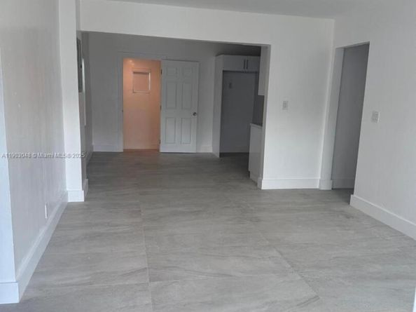 2441 NW 98th St, Miami FL 33147