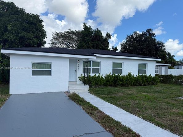 2441 NW 98th St, Miami FL 33147