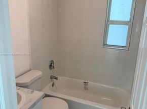 2441 NW 98th St, Miami FL 33147