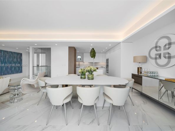 100 S Pointe Dr TH13, Miami Beach FL 33139