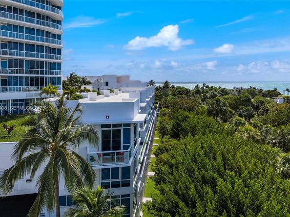 100 S Pointe Dr TH13, Miami Beach FL 33139