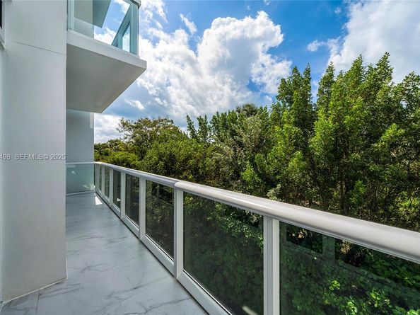 100 S Pointe Dr TH13, Miami Beach FL 33139