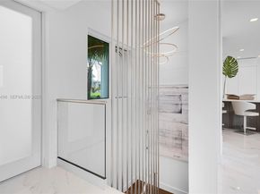 100 S Pointe Dr TH13, Miami Beach FL 33139