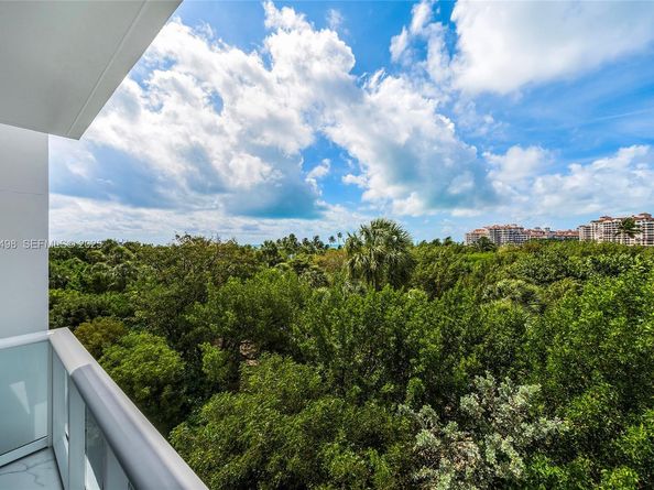 100 S Pointe Dr TH13, Miami Beach FL 33139