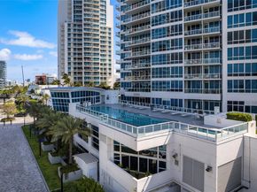 100 S Pointe Dr TH13, Miami Beach FL 33139