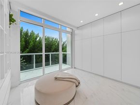 100 S Pointe Dr TH13, Miami Beach FL 33139