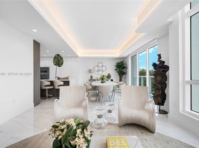 100 S Pointe Dr TH13, Miami Beach FL 33139